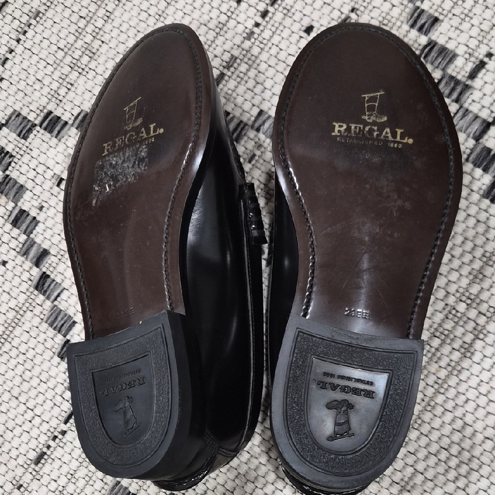 Women's Black Loafers - Picture 2 of 3